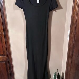 Elegant Black Maxi Dress